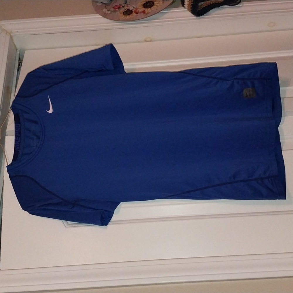 5/$25 Nike pro t shirt